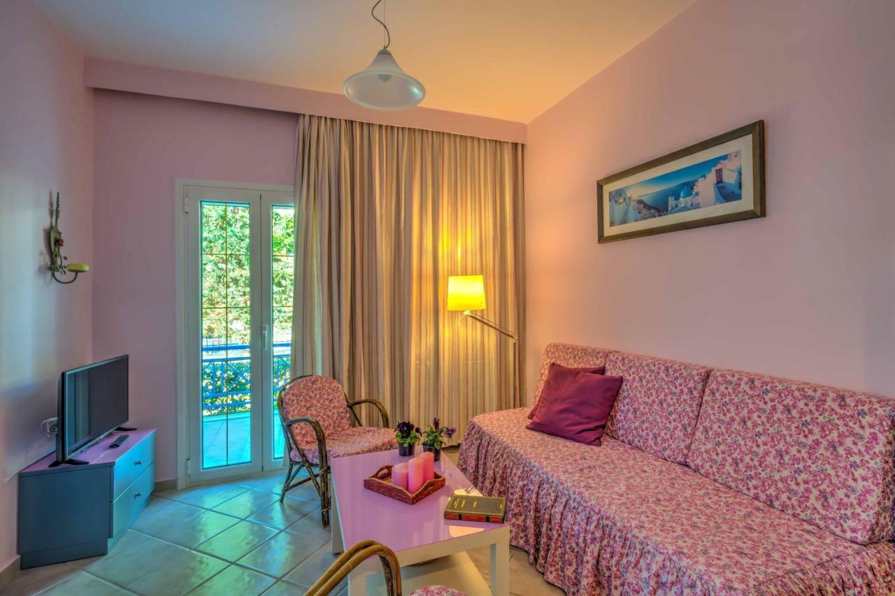 Elegant 1Br By Heraklion Beach Sun &Comfort Await Amoudara Lasithiou Buitenkant foto